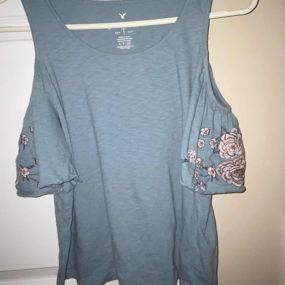 2 american eagle cold shoulder tanks